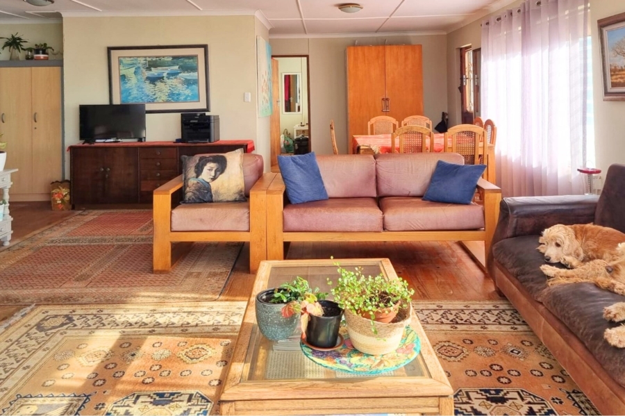 4 Bedroom Property for Sale in Buffalo Bay Western Cape